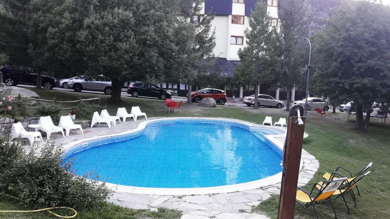 Hotel Or Blanc Эспот Экстерьер фото